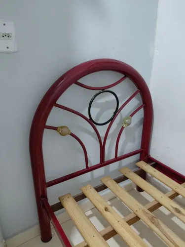 Vendo cama e colchão solteiro 350 os dois