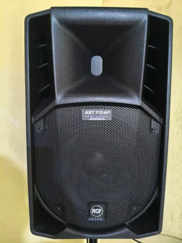 Caixa de som Rcf 712