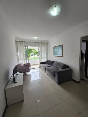 Apartamento no Rio Vermelho 2/4 com varanda 60 m² reformado e mobiliado Condomínio Bahia B