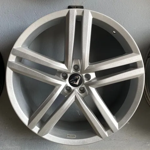 Rodas aro 20 5/100 Volcano New strong