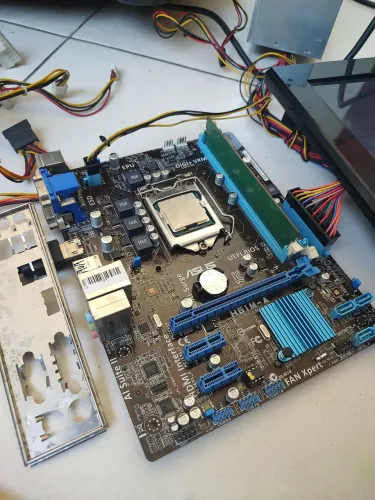 Kit placa mãe 1155 mais processador Intel g2030 + 4GB de memória