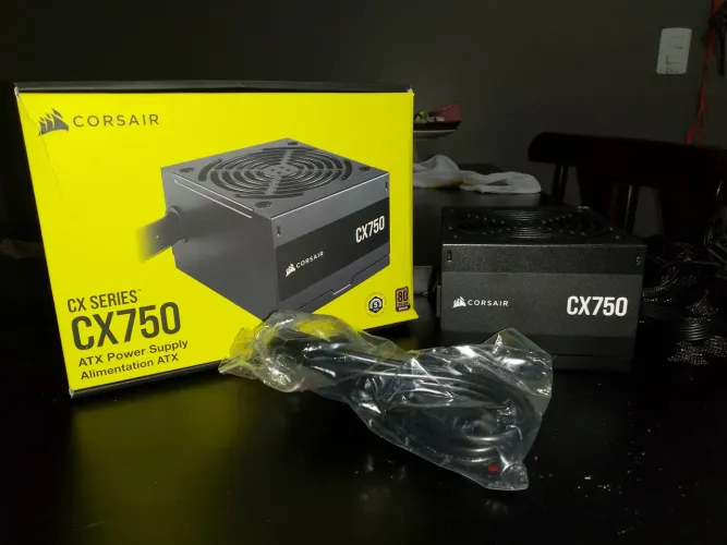 Fonte Corsair CX750 