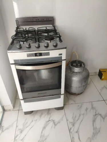 Fogão com acendedor elétrico