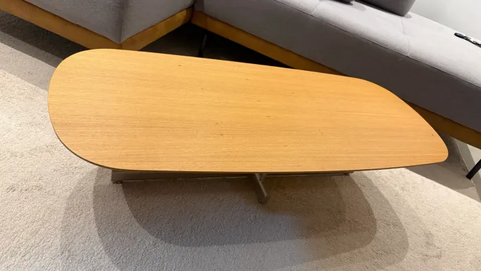 Mesa de centro maciça 