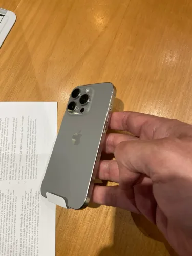 iPhone 15 pro 128gb