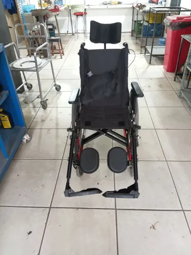Cadeira de rodas dobrável ORTOMOBIL