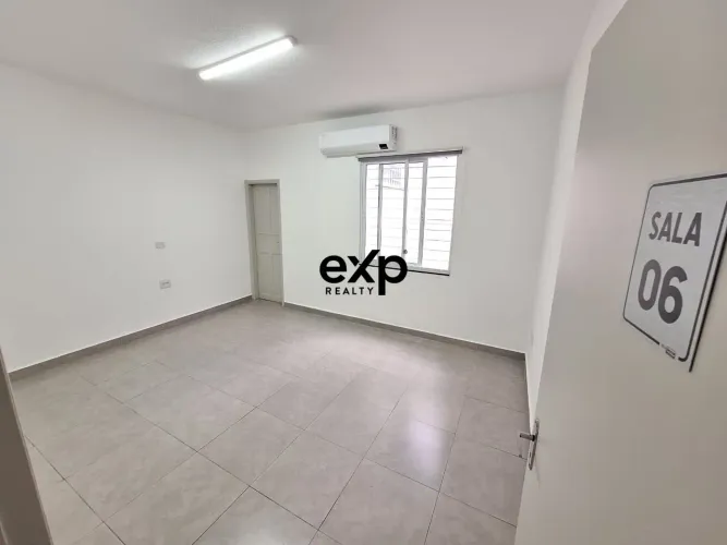 Sala - Centro - Vinhedo/SP.