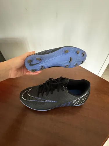 Chuteira Nike mercurial