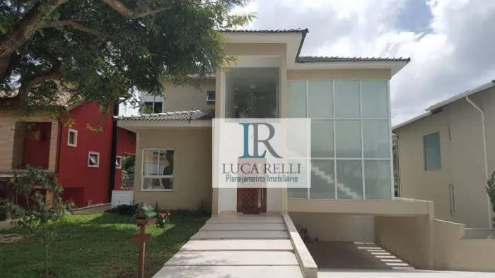 Casa à Venda no Condomínio Tarumã em Santana de Parnaíba - Confira!
