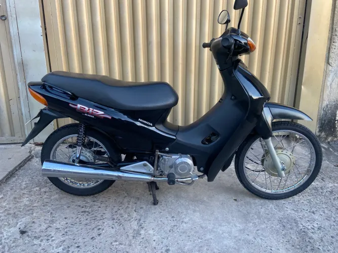 Vendo Biz100-KS-Ano 2002-Preta-muito Novinha