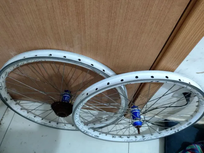 Rodas aro 26 VMaxx LT 36 raios com cubos Scorpions roletados