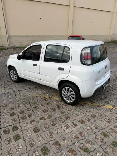 Fiat Uno Attractive 1.0 EVO Fire Flex 8V 5P 2021
