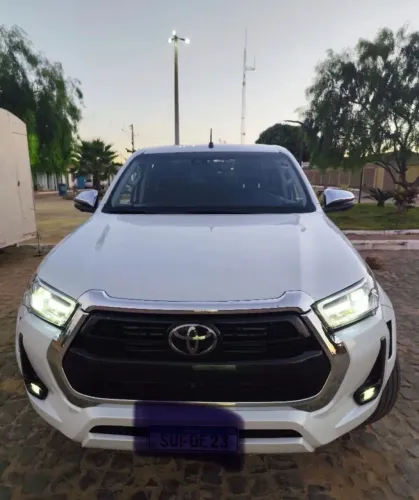 Toyota Hilux CD SRX Plus 4X4 2.8 TDI Die. Aut. 2024