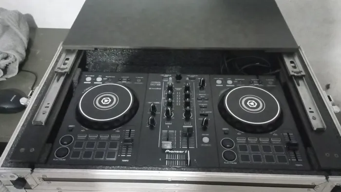 Ddj 400 no case