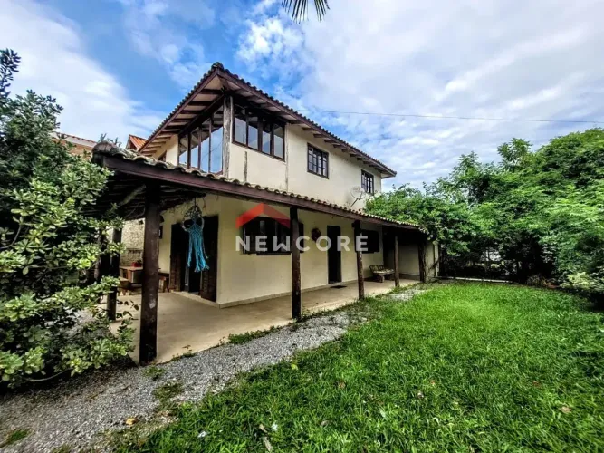 Casa em Rua 41250 - Praia do Rosa - Imbituba/SC