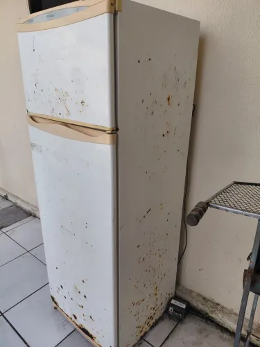 Vende-se geladeira