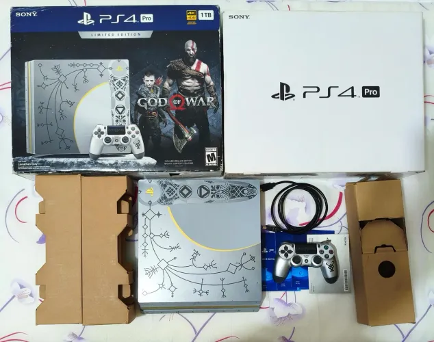 Playstation 4 Pro Leviathan Grey God of War