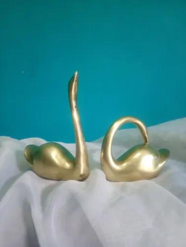 Antigo e lindo par de cisne em bronze anos 70