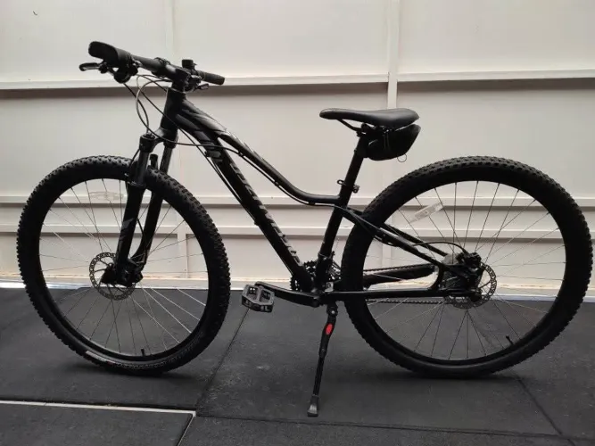 Vendo Bike Specialized Jett<br>Aro 29<br>Tamanho S (15)<br>Valor R$ 3.700,00