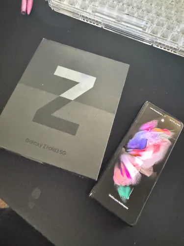 GALAXY Z FOLD 3 5G - Tela interna defeito.