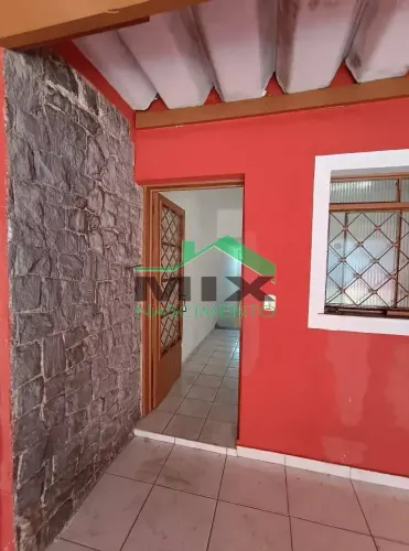Casa com 2 Dormitórios, Quintal e 2 Vagas | Taboão Diadema | Aceita Pet de Pequeno Porte