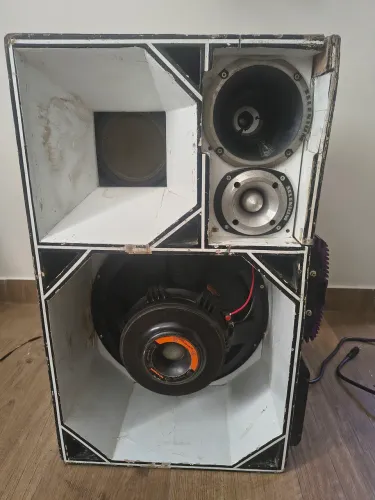 Som automotivo funcionando perfeitamente 