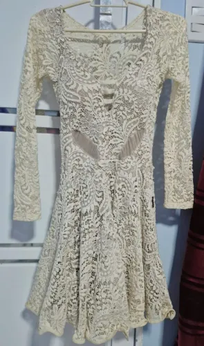 Vestido de Renda Curto Off-White Tamanho Único - Lindo e Seminovo