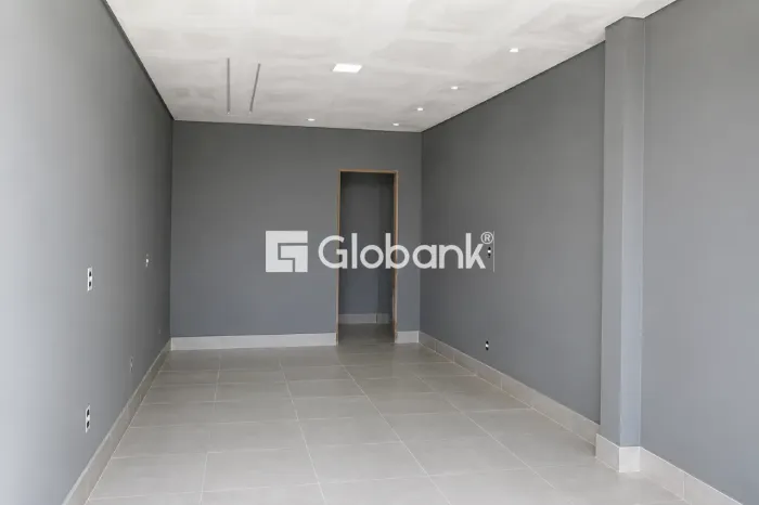 Ponto comercial para locação, no bairro Vila Ipiranga com 36,80m²