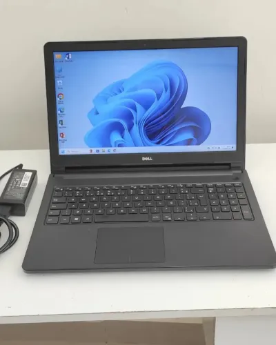 Dell Inspiron 15 5566 Notebook i3 6ª Geração 8GB RAM SSD 240GB Tela 15,6" HD