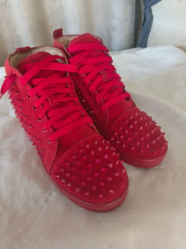 tênis louboutin spikes high top vermelho