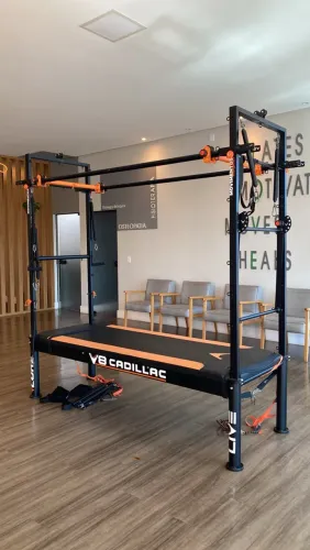 V8 Cadillac Live Pilates Profissional