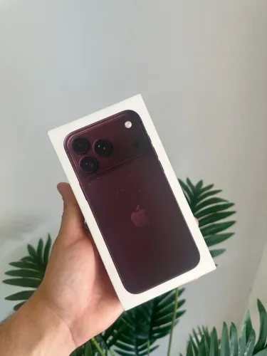 iPhone 18 pro Max bordo