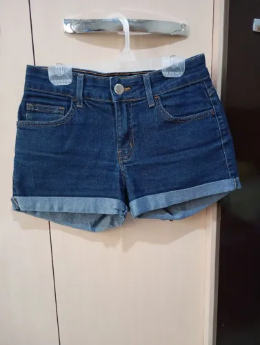 Shorts jeans azul marinho<br>Tamanho 36 <br>Ótimo estado <br>Valor 10,00<br>Retirar no local