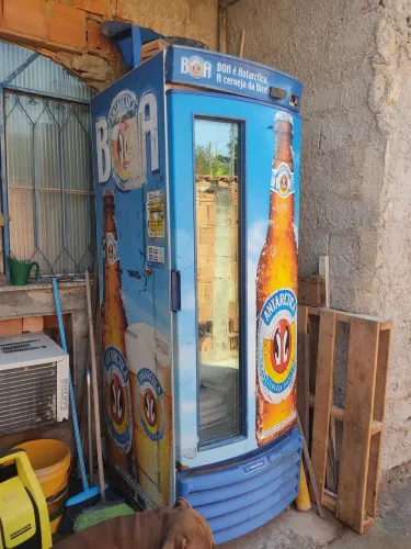 Cervejeira vertical 