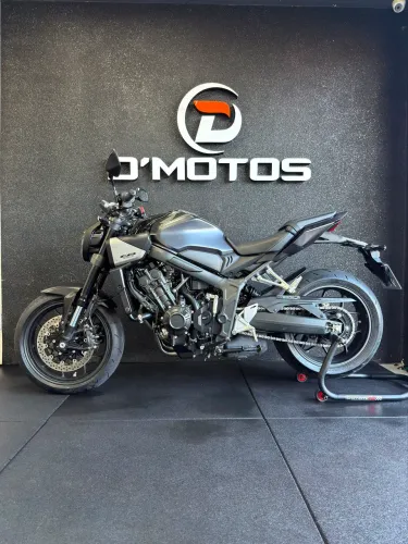 CB 650R E-CLUTCH - 2026 - 600KM