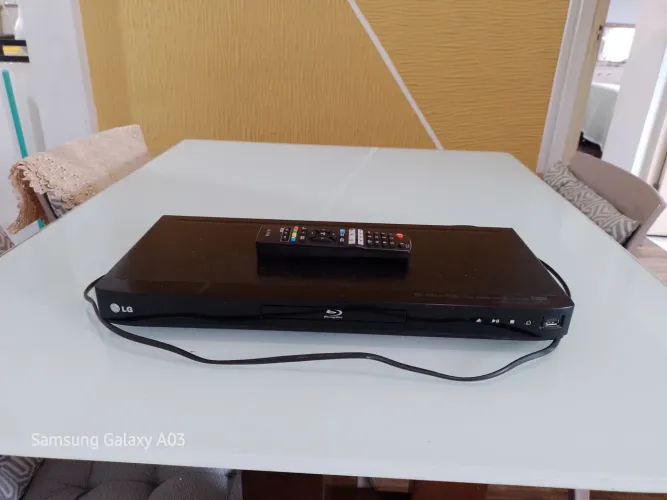 Blu-ray Player LG modelo BP550