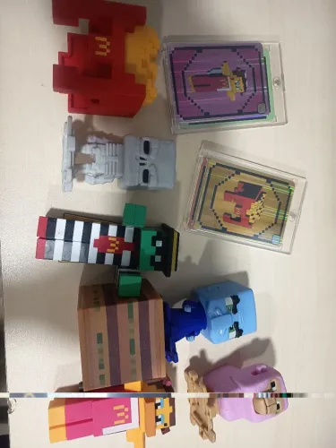 Minecraft Brinquedos Filme 2025 Mc Donalds Mc Lanche Feliz<br>McDonalds Minecraft
