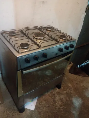 Fogão elétrico pegando tudo ! Apenas sem o vidro e um pouco sujo