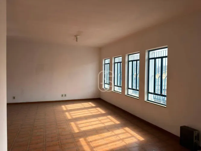 CASA 3 DORM COM ÓTIMO ESPAÇO! RESIDENCIAL OU COMERCIAL - REGIÃO CENTRAL - OPORTUNIDADE