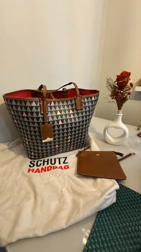 Bolsa Schutz Premium + Necessaire removível