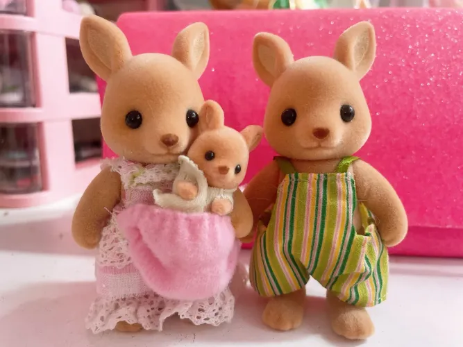 Família canguru Sylvanian Families completa - em perfeito estado.