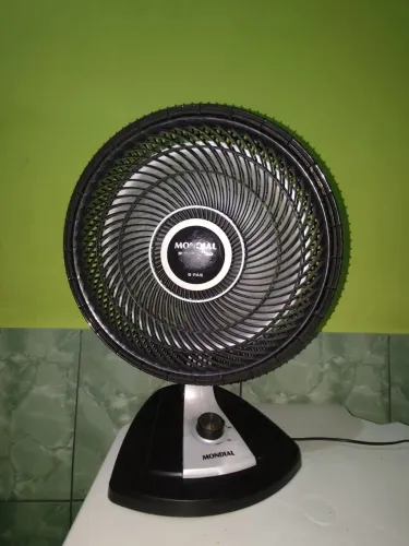 Ventilador de mesa Britânia 40 cm
