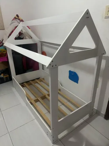 Cama Montessoriana infantil casinha