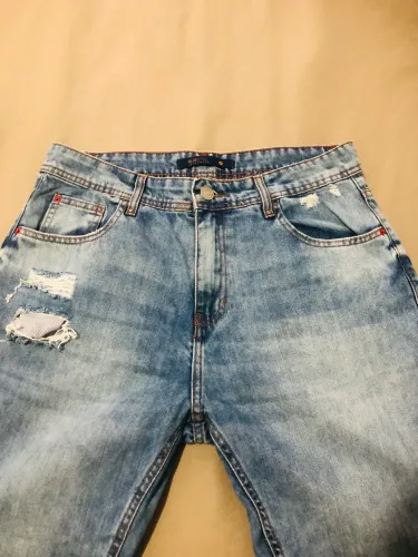 Calça jeans seminova!!! Precinho Bazar*