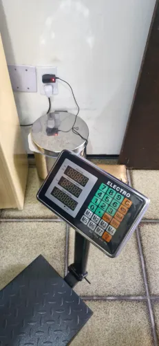 Balança Digital plataforma 200kg c mastro