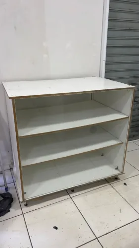 Balcão mdf com vidro Expositor