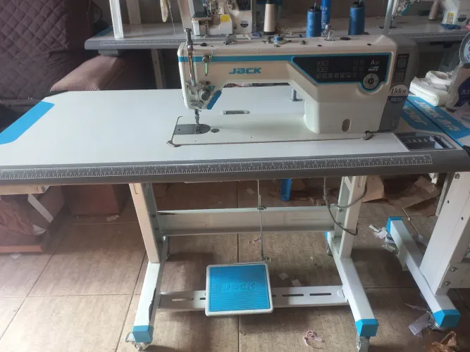 Maquina reta eletronica jack