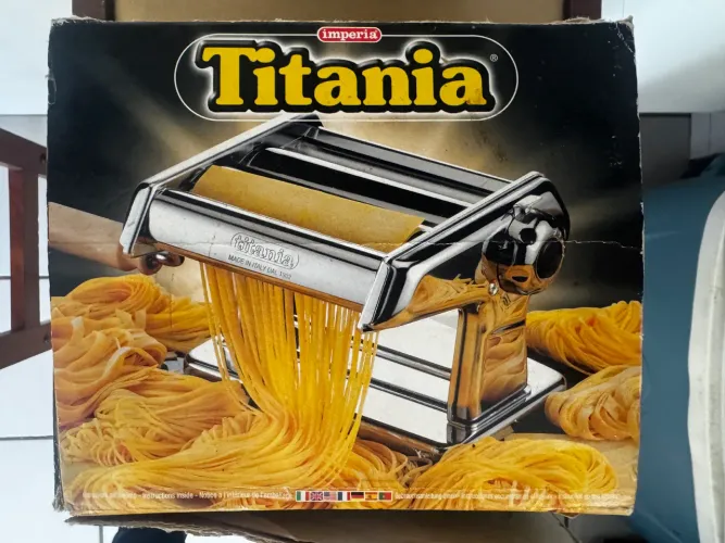 Máquina de macarrão manual Imperia Titania