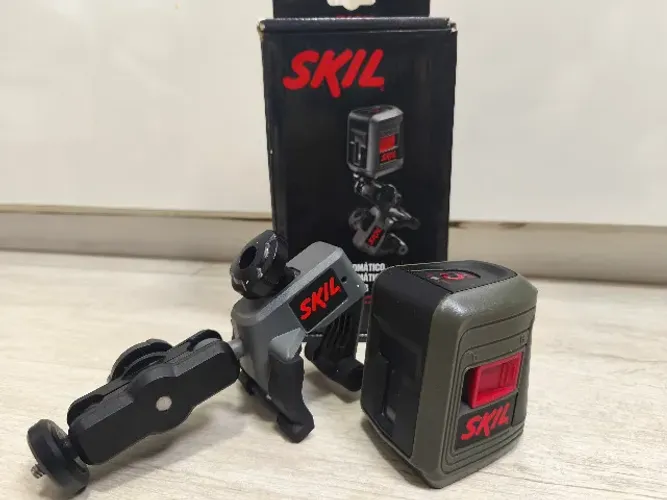 Nível a Laser SKIL 0511 - Autonivelante 10m | Com Suporte, na Caixa | 100% Funcional