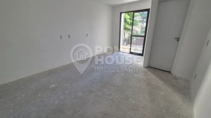STUDIO COM VARANDA NA SAÚDE - A 700 metros do Metrô Saúde no Ricost224